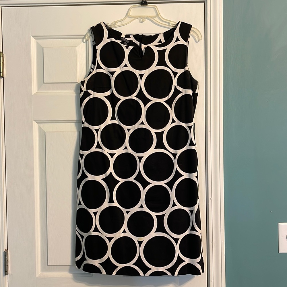 Signature London Style womens sleeveless zipper back dress